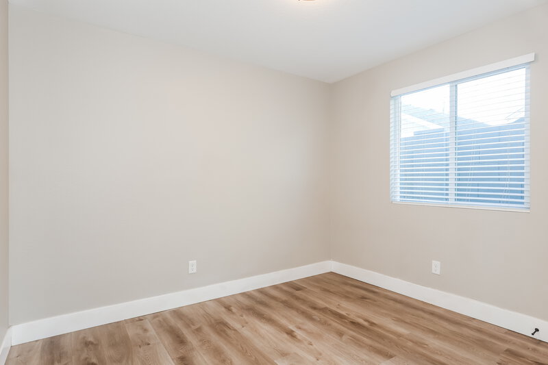 2,255/Mo, 2321 W Mobile Ln Phoenix, AZ 85041 Bedroom View 2
