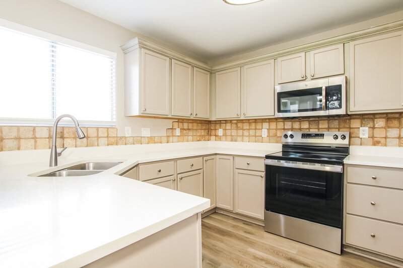 1,830/Mo, 22236 W Desert Bloom St Buckeye, AZ 85326 Kitchen View