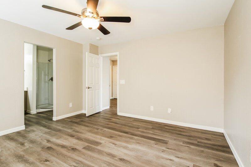 1,830/Mo, 22236 W Desert Bloom St Buckeye, AZ 85326 Main Bedroom View 2