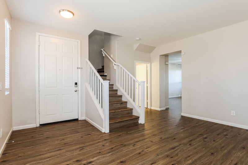 2,205/Mo, 5211 W Burton Dr Phoenix, AZ 85043 Living Room View