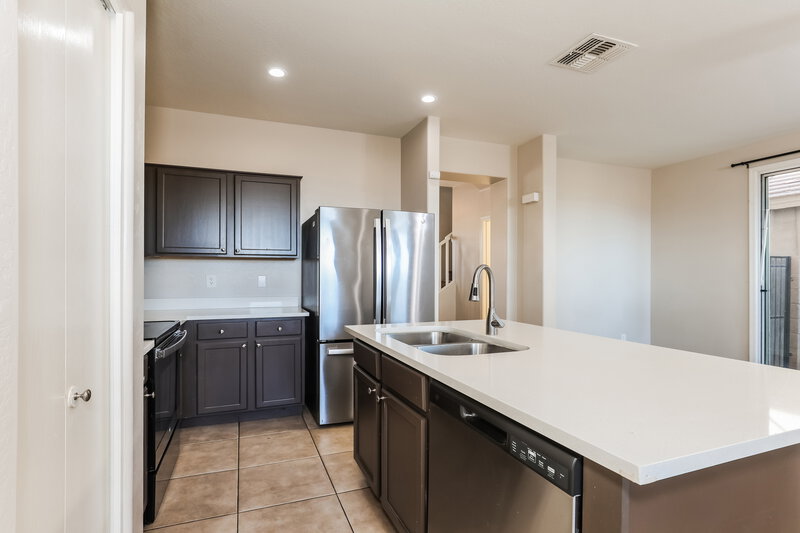 2,205/Mo, 5211 W Burton Dr Phoenix, AZ 85043 Kitchen View 2