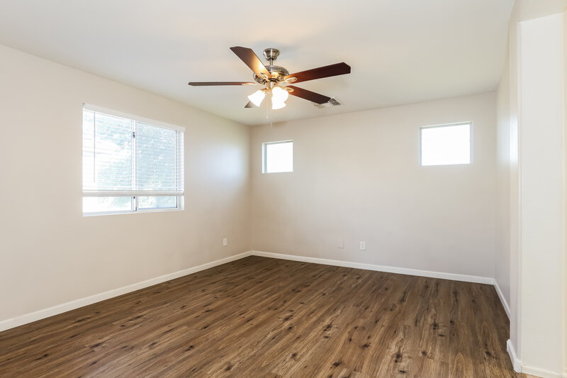 2,205/Mo, 5211 W Burton Dr Phoenix, AZ 85043 Main Bedroom View