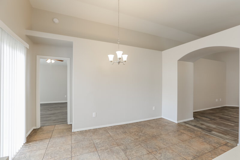 2,380/Mo, 1114 E Fraktur Rd Phoenix, AZ 85040 Dining Room View