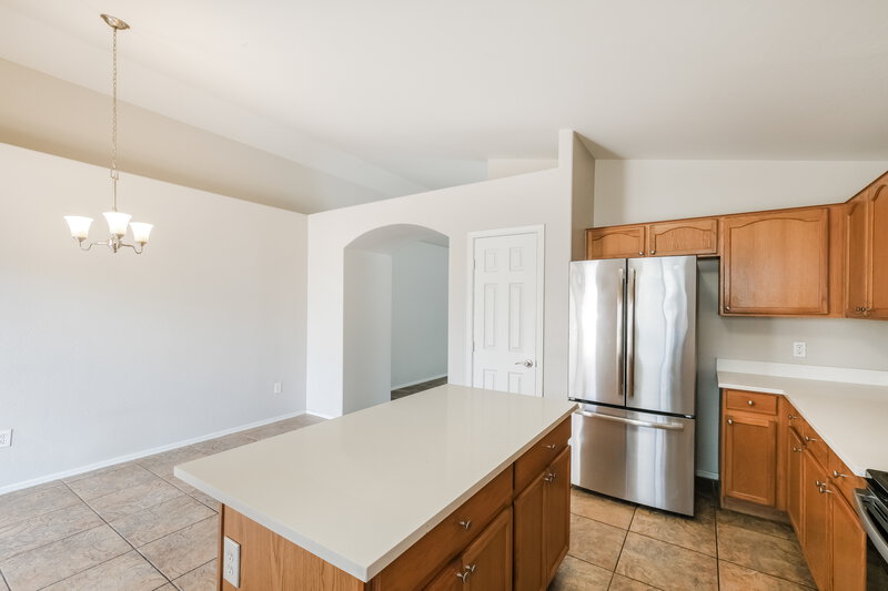 2,195/Mo, 1114 E Fraktur Rd Phoenix, AZ 85040 Kitchen View