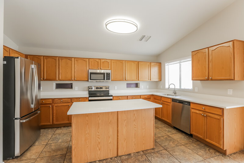 2,380/Mo, 1114 E Fraktur Rd Phoenix, AZ 85040 Kitchen View
