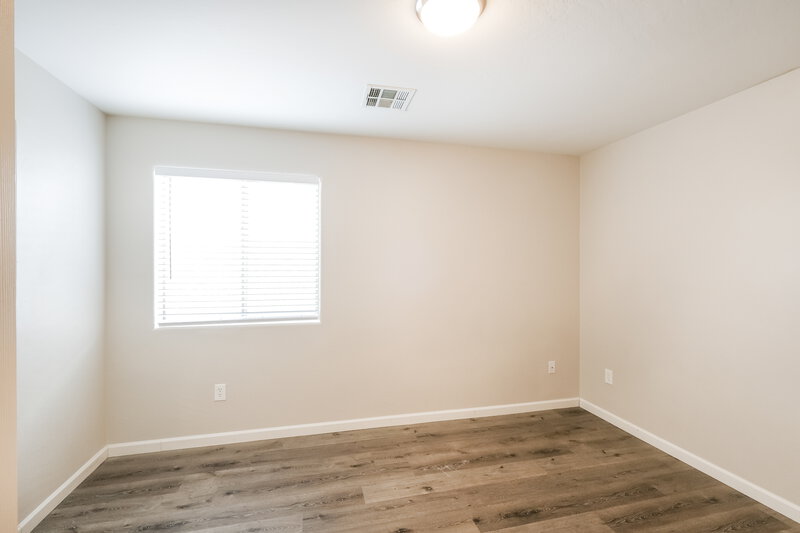 2,195/Mo, 1114 E Fraktur Rd Phoenix, AZ 85040 Bedroom View 2