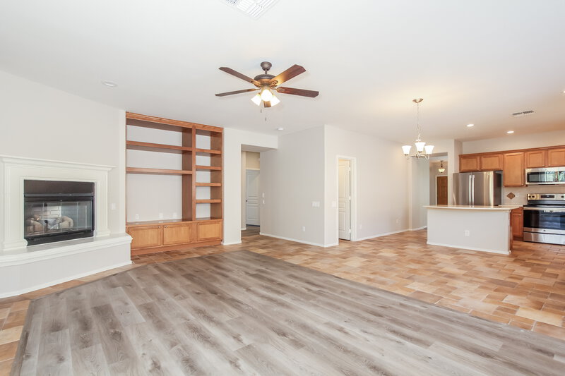 2,180/Mo, 27309 N 84th Dr Peoria, AZ 85383 Living Room View