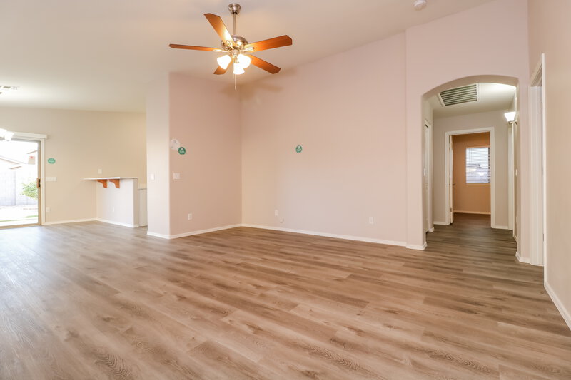 2,215/Mo, 6237 W Jones Ave Phoenix, AZ 85043 Living Room View