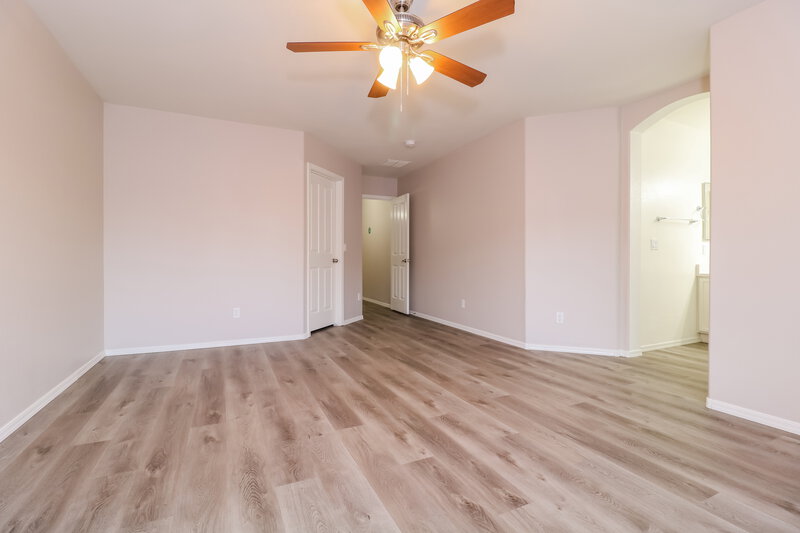 2,215/Mo, 6237 W Jones Ave Phoenix, AZ 85043 Main Bedroom View