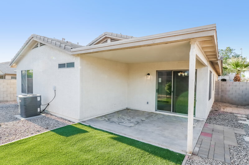 2,215/Mo, 6237 W Jones Ave Phoenix, AZ 85043 Rear View