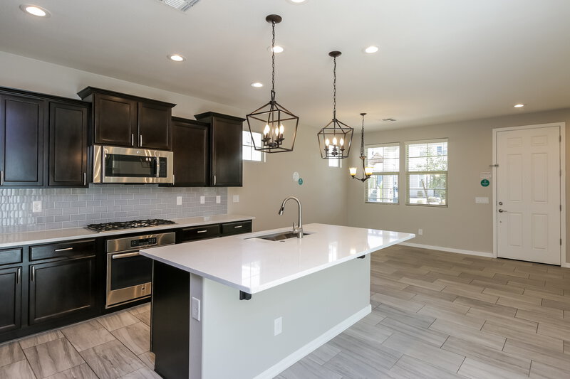 2,655/Mo, 2245 S Osborn Ln Gilbert, AZ 85295 Kitchen View 2