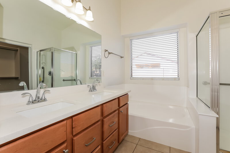 2,230/Mo, 3986 E Simpson Rd Gilbert, AZ 85297 Main Bathroom View