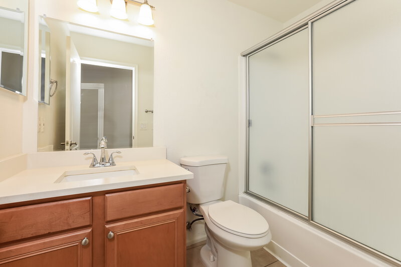 2,230/Mo, 3986 E Simpson Rd Gilbert, AZ 85297 Bathroom View