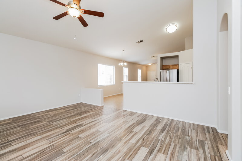 2,185/Mo, 2586 W Jasper Ave Apache Junction, AZ 85120 Living Room View 3