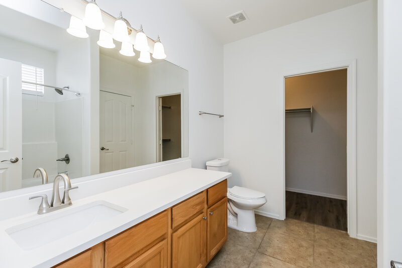 2,185/Mo, 2586 W Jasper Ave Apache Junction, AZ 85120 Main Bathroom View