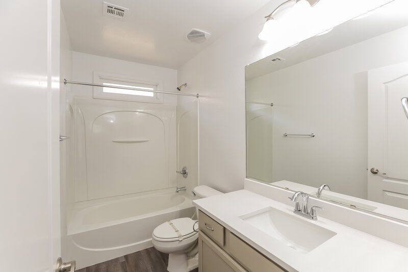 2,450/Mo, 3886 S Winter Ln Gilbert, AZ 85297 Bathroom View