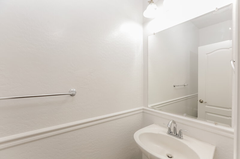 2,450/Mo, 3886 S Winter Ln Gilbert, AZ 85297 Bathroom View 2