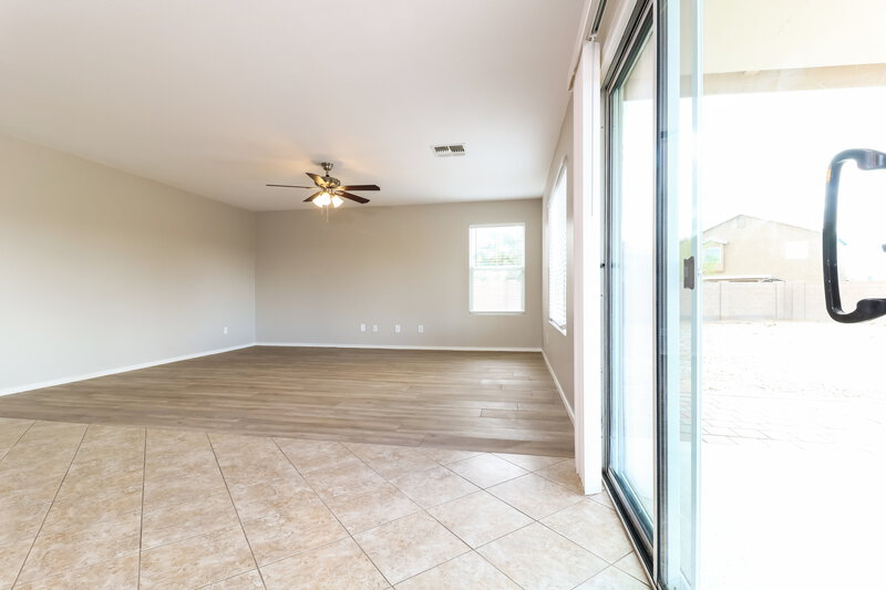 2,545/Mo, 7241 W Globe Ave Phoenix, AZ 85043 Living Room View