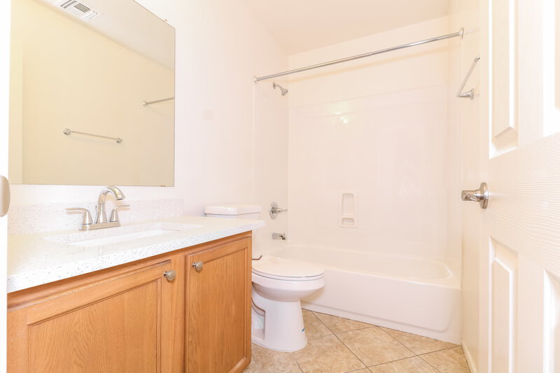 2,545/Mo, 7241 W Globe Ave Phoenix, AZ 85043 Bathroom View