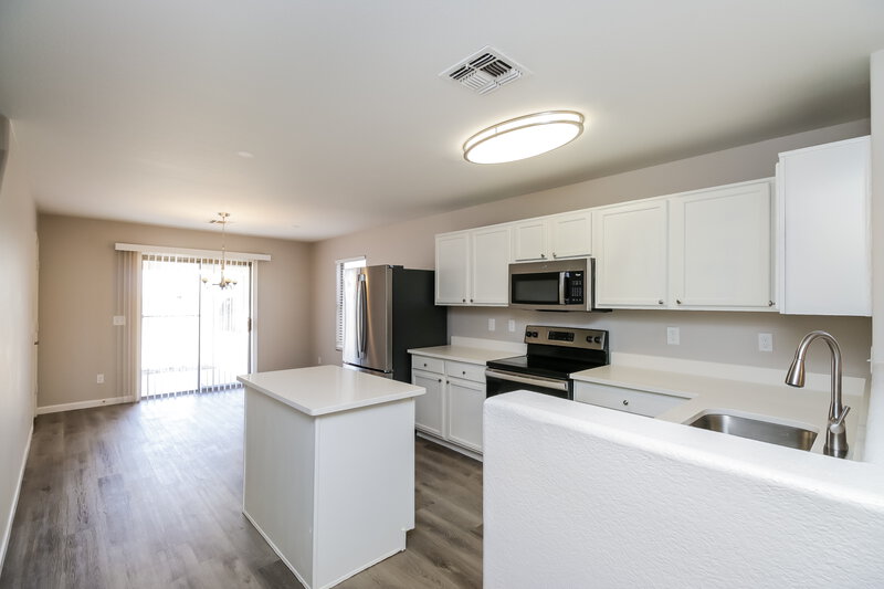 1,865/Mo, 3301 S 63rd Ln Phoenix, AZ 85043 Kitchen View