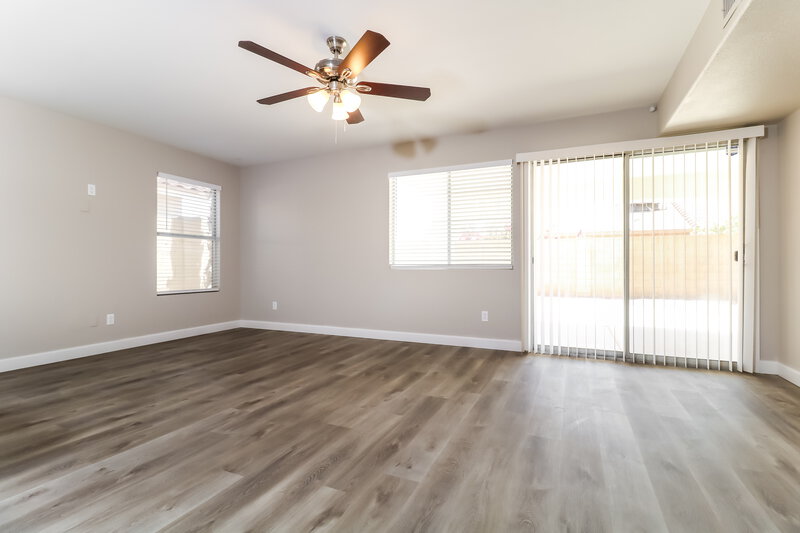2,070/Mo, 11323 W Alice Ave Peoria, AZ 85345 Living Room View