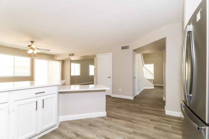 2,070/Mo, 11323 W Alice Ave Peoria, AZ 85345 Kitchen View 2