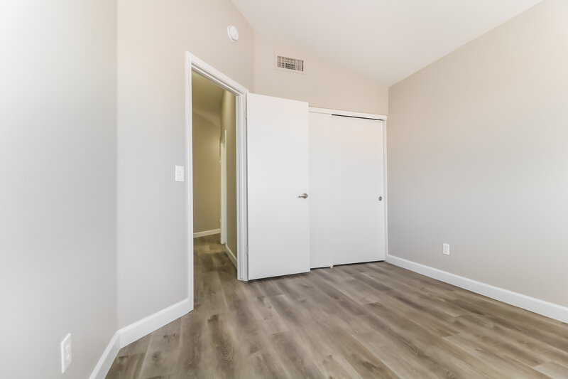 2,070/Mo, 11323 W Alice Ave Peoria, AZ 85345 Bedroom View 2