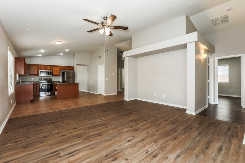 1,895/Mo, 2783 E Cowboy Cove Trl San Tan Valley, AZ 85143 Family Room View 2