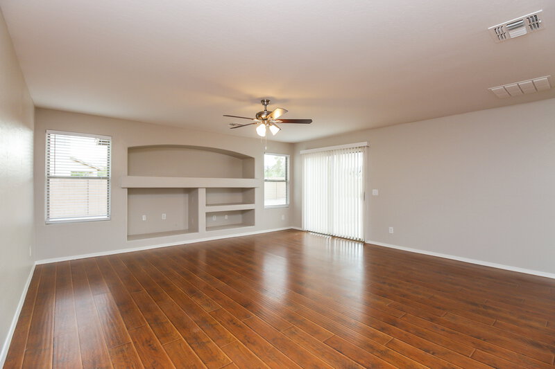 2,225/Mo, 6638 S 25th Ave Phoenix, AZ 85041 Living Room View