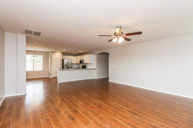 2,225/Mo, 6638 S 25th Ave Phoenix, AZ 85041 Living Room View 2
