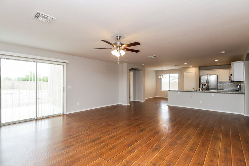 2,225/Mo, 6638 S 25th Ave Phoenix, AZ 85041 Living Room View 3