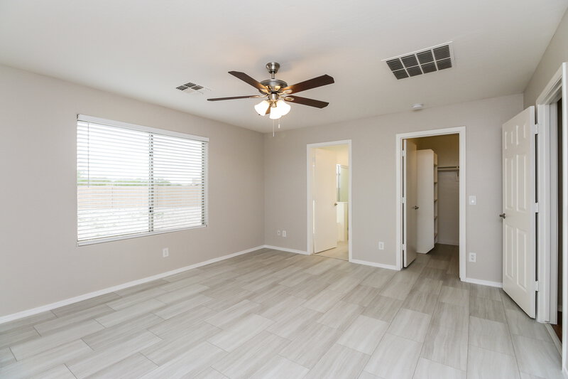 2,225/Mo, 6638 S 25th Ave Phoenix, AZ 85041 Main Bedroom View 2