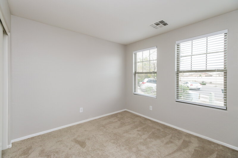 2,225/Mo, 6638 S 25th Ave Phoenix, AZ 85041 Bedroom View 2