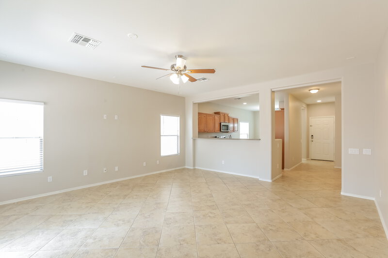 2,110/Mo, 5309 W Maldonado Rd Laveen, AZ 85339 Living Room View