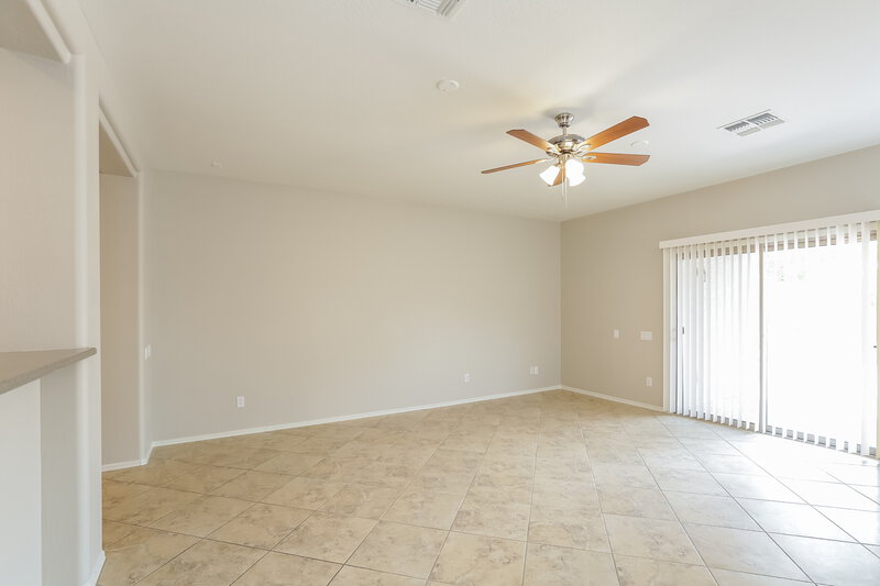 2,110/Mo, 5309 W Maldonado Rd Laveen, AZ 85339 Living Room View 2
