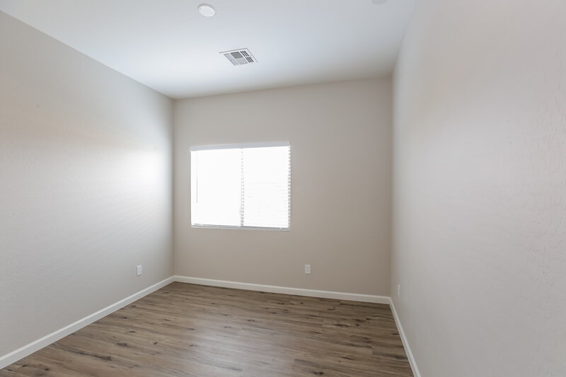 2,110/Mo, 5309 W Maldonado Rd Laveen, AZ 85339 Bedroom View