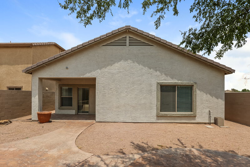 2,110/Mo, 5309 W Maldonado Rd Laveen, AZ 85339 Rear View