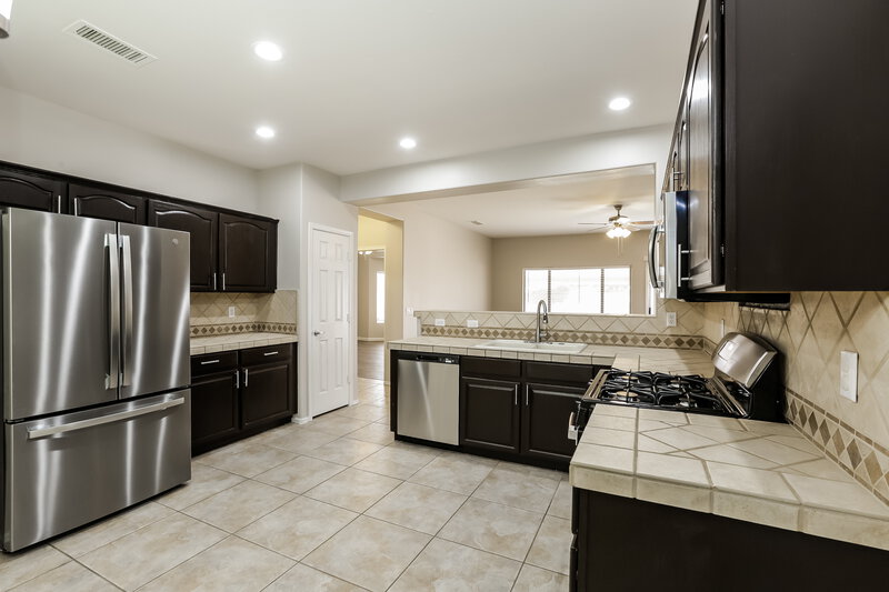 2,135/Mo, 5111 W Grenadine Rd Laveen, AZ 85339 Kitchen View