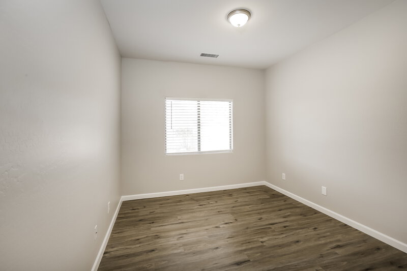 2,135/Mo, 5111 W Grenadine Rd Laveen, AZ 85339 Bedroom View 2