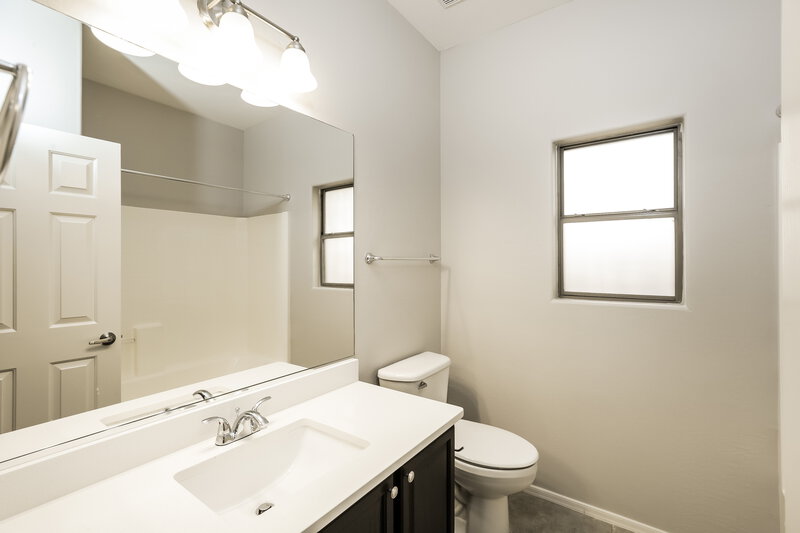 2,135/Mo, 5111 W Grenadine Rd Laveen, AZ 85339 Bathroom View