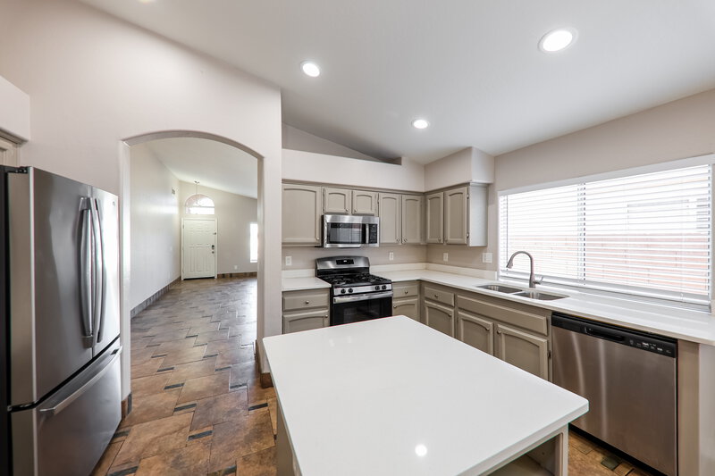 2,090/Mo, 17429 N 20th St Phoenix, AZ 85022 Kitchen View