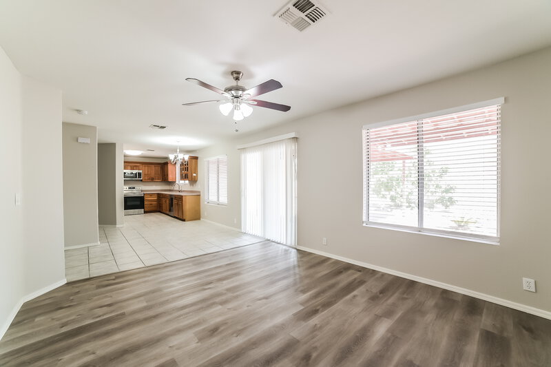 2,180/Mo, 17805 N 13th St Phoenix, AZ 85022 Living Room View