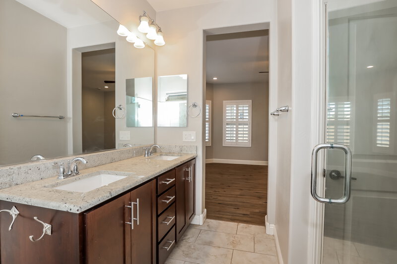 2,705/Mo, 11124 E Tupelo Ave Mesa, AZ 85212 Main Bathroom View 2