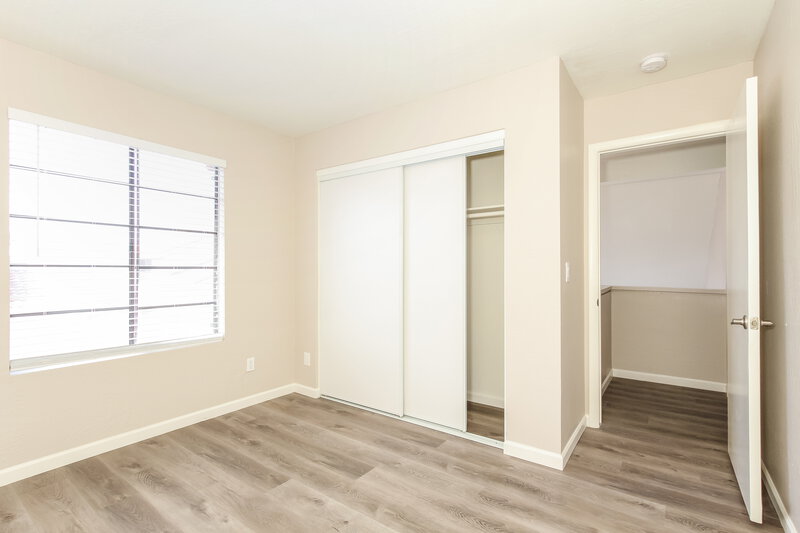 2,555/Mo, 4546 E Villa Theresa Dr Phoenix, AZ 85032 Bedroom View 2