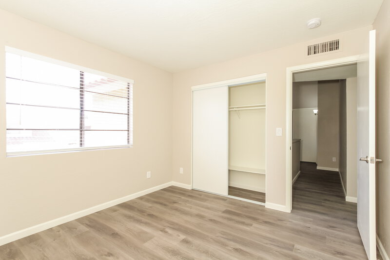 2,555/Mo, 4546 E Villa Theresa Dr Phoenix, AZ 85032 Bedroom View 4