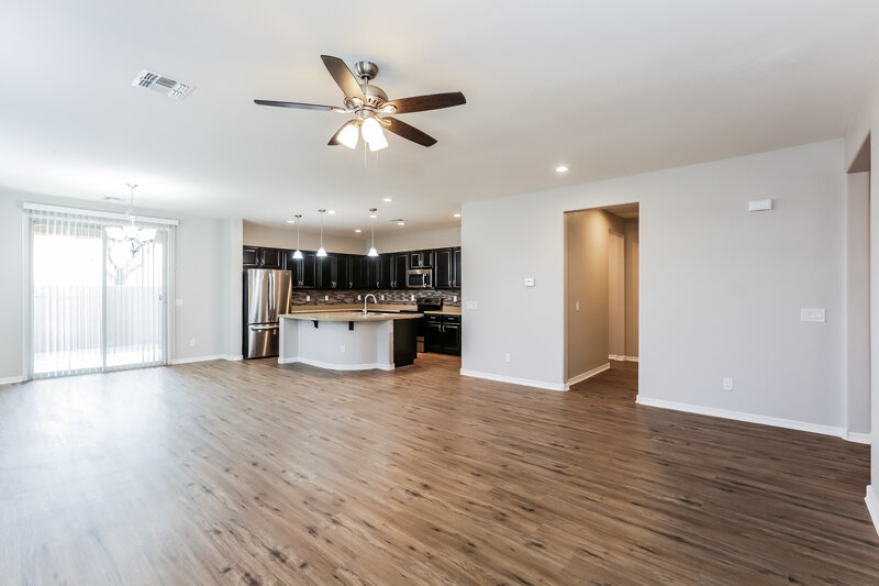 2,320/Mo, 6417 S 47th Dr Laveen, AZ 85339 Living Room View