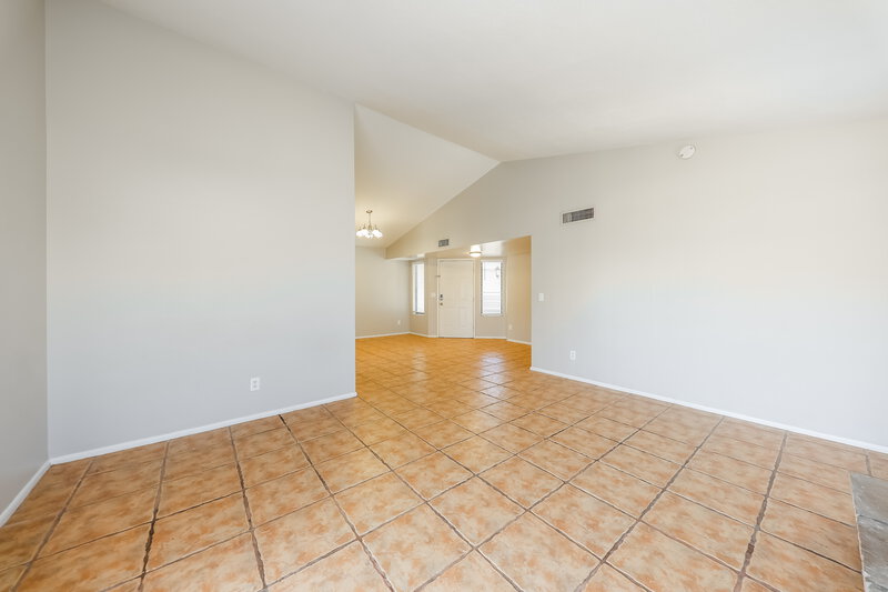 2,185/Mo, 6630 W Poinsettia Dr Glendale, AZ 85304 Living Room View 2