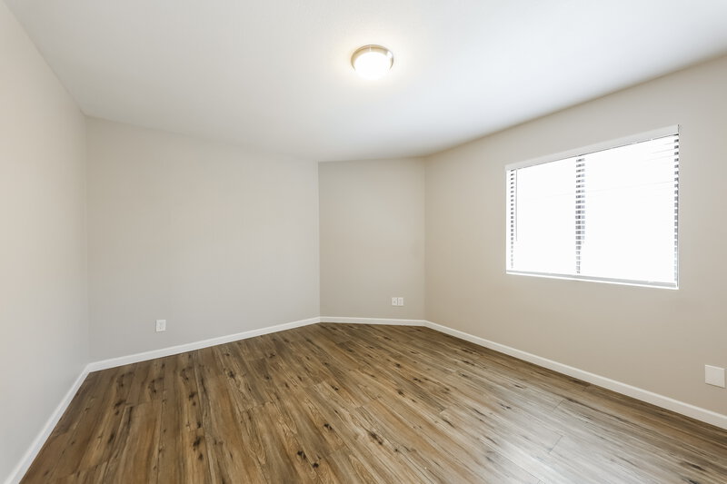 2,185/Mo, 6630 W Poinsettia Dr Glendale, AZ 85304 Bedroom View