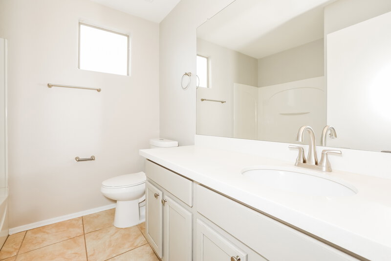 1,775/Mo, 1931 E Dust Devil Dr San Tan Valley, AZ 85143 Bathroom View 2