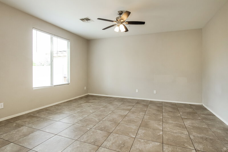 2,485/Mo, 8889 W Cameron Dr Peoria, AZ 85345 Living Room View